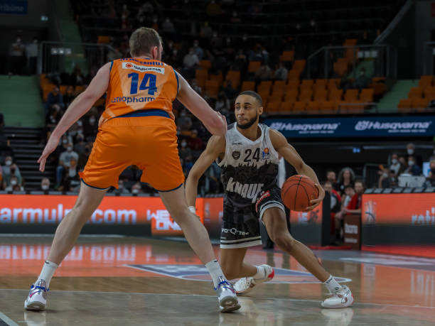 更是展现足 更是展现足